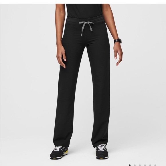 Black regular basic Figs scrub pants. Size small, never worn!!!!! - Picture 1 of 3